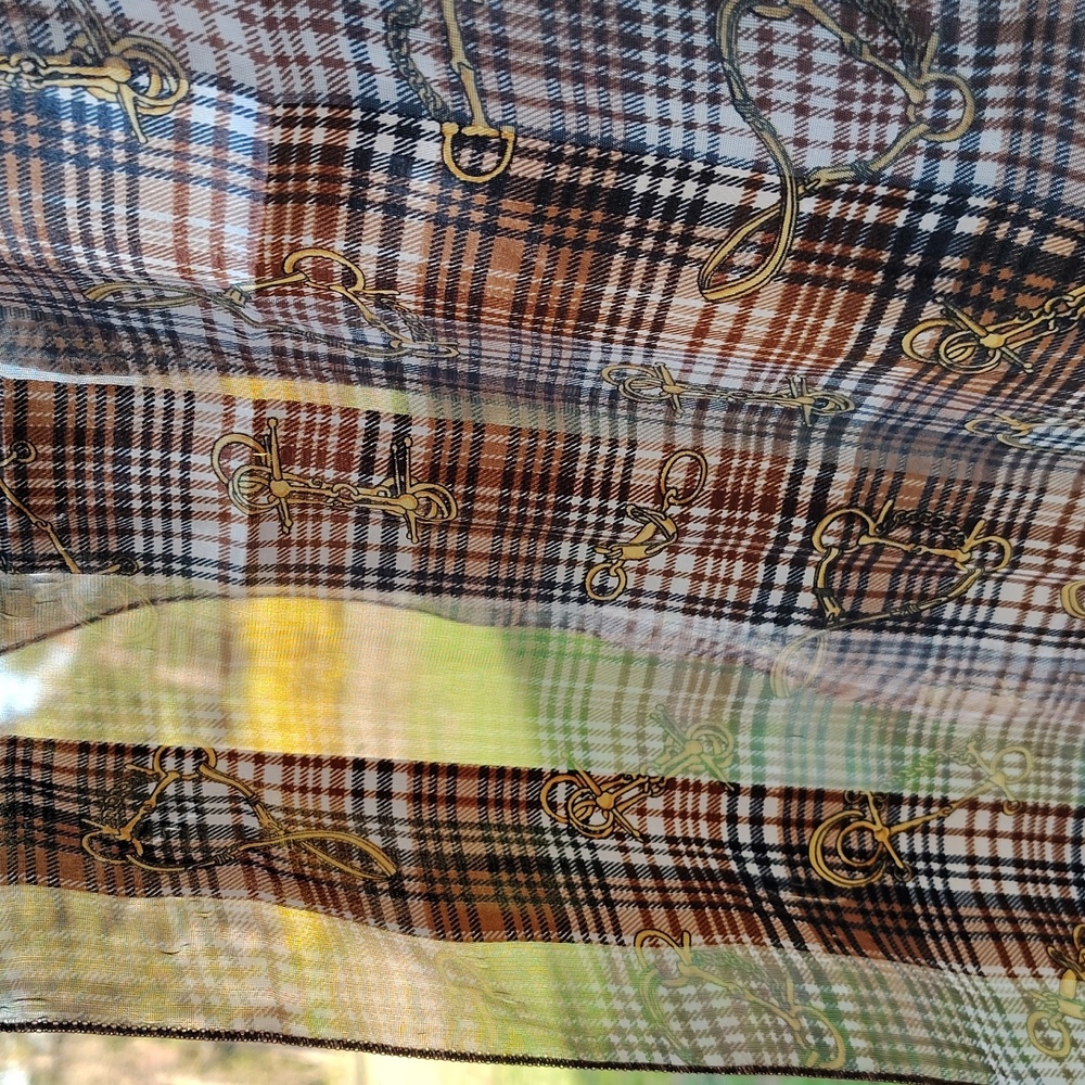 🐴 Horse Bit Plaid Scarf - Picture 7 of 9